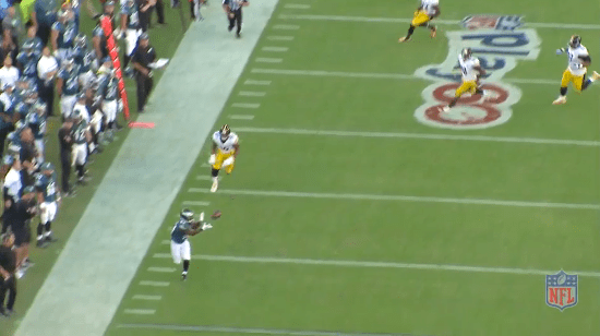 wentz_playmaker_v1_catch_550